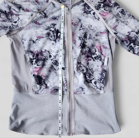 Lululemon If You're Lucky Jacket zip up gray purple Floral bomber Fairycore Sz 8 - Picture 8 of 13